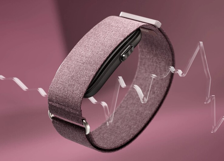 A Garmin CIRQA egyik oldalán található egy gomb.