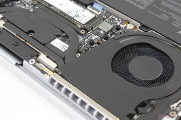 Nem észlelünk elektronikus zajt vagy tekercs nyöszörgést a tesztkészülékünkön