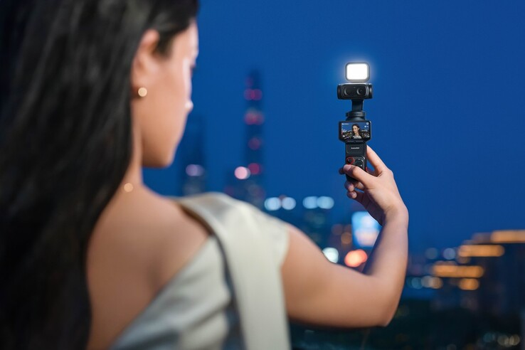 Az Insta360 Luna Ultra kettős lencsés kialakítású