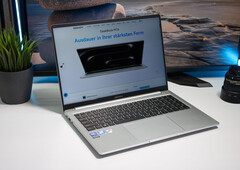 Geekom GeekBook M16 Intel Core Ultra 9 processzorral és 99,9 Wh-s akkumulátorral