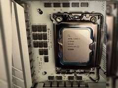 Az Intel Core 9 273PQE-t kiszúrták a természetben.