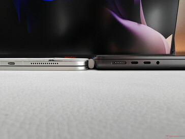 iPad Pro 11 2025 M5 és Magic Keyboard (balra) vs. Apple MacBook Pro 14 (jobbra)