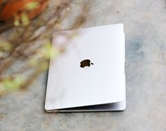 Apple várhatóan hamarosan kiad egy olcsó MacBookot 12,9 hüvelykes képernyővel (Kép forrása: Thai Nguyen)