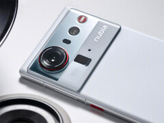 A Z80 Ultra október 22-én kerül forgalomba. A képen: a telefon kameraszigete. (Kép forrása: Nubia)