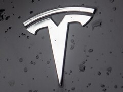 A Tesla Autopilot funkciója továbbra is szigorú ellenőrzés alatt áll.