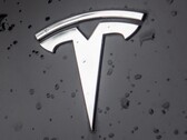 A Tesla Autopilot funkciója továbbra is szigorú ellenőrzés alatt áll.