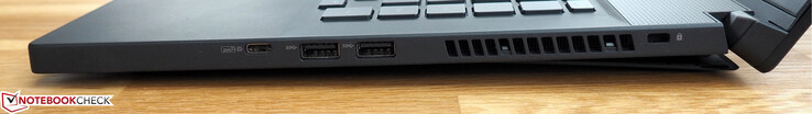Right-hand side: USB 3.1 Gen2 Type-C, 2 x USB 3.0 Type-A, ventilation grille, Kensington lock slot