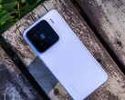 A Xiaomi 15 Kínában 5400 mAh-s akkumulátorral indult útjára. (Kép forrása: Vetrax Arrogant TV a Weibo-n)