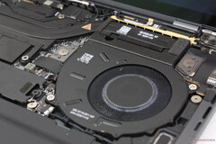 A Core Ultra X7 a Dell gépen jóval gyorsabban fut, mint az új Framework-en.