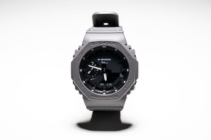 A Casio G-Shock x Ron Herman GA-2100 óra. (Kép forrása: Ron Herman)