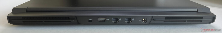 Hátul: Ethernet (2,5 GBit/s), tápellátás