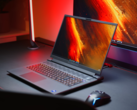 Az RX 7900M GPU-val ellátott Alienware m18 R1 azon kevés AMD-kártyával ellátott játékos laptopok közé tartozik. (Kép forrása: NotebookcheckReviews a YouTube-on)