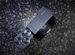 A képen látható Lumix TZ200-nak a jelek szerint hamarosan utódja lesz.