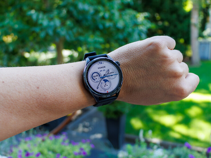 Honor Watch 6 az árnyékban