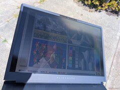 Kültéren, napfényben