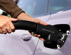 Porsche adapter a Tesla Superchargers-hez (Kép forrása: Porsche)