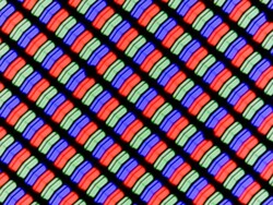 Az LC-kijelző klasszikus RGB alpixel-mátrixot használ, amely egy piros, egy kék és egy zöld fénykibocsátó diódából áll.