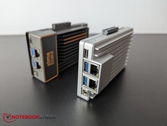 A két ZimaBoards, 1. és 2. verzió (Kép forrása: Notebookcheck)