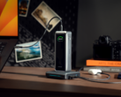 Az új Anker Prime power bank (a képen) intelligens kijelzővel rendelkezik, amely a töltési adatokat és az eszköz állapotát mutatja. (Kép forrása: Anker)