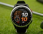 A Garmin Approach S44 (a képen) és az Approach S50 okosórák új stabil frissítéseket kaptak. (Kép forrása: Garmin)