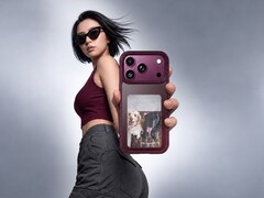 Az Ugreen Magic E-ink Screen Case egy kijelzőt helyez el az iPhone 18 Pro hátulján a fényképek megjelenítéséhez.