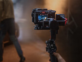 Az RS 5 eddig csak egyetlen színváltozatban volt látható, az itt látható RS 4 Pro színét tükrözve. (Kép forrása: DJI)