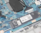 Az SSD és a CPU korlátozott hűtés valószínűleg a Dynabook laptop nagyon alacsony célsúlya miatt (Kép forrása: Notebookcheck)