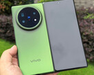 A Vivo X Fold5 a három megjelenési szín egyikében. (Kép forrása: via Shido Tatushiko)