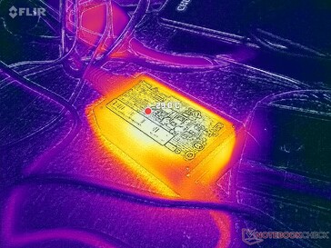 Az AC-adapter mindössze 29 C-ot ér el igényes terhelés esetén