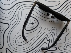 Az Xreal One Pro AR szemüveg felső nézete