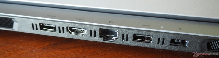 Vissza: USB-A 3.2 Gen 1, HDMI 2.1, RJ45 Ethernet, USB-A 3.2 Gen 1, tápellátás
