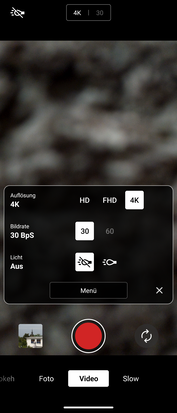 A Sony Xperia 10 VI okostelefon tesztelése