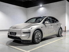A Model Y L új &quot;Hey,Tesla&quot; ébresztőszóval érkezik. (Kép forrása: Tesla Lounge/Reddit)