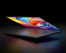 Az Asus egy haptikus trackpadot és egy 1,7 mm-es billentyűútú billentyűzetet épített be.