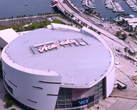 A képen látható a GTA VI „Welcome to Vice City” feliratú Miami Heat Stadion-óriásplakátja