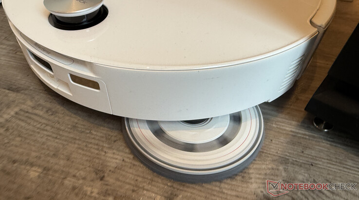 Az abszolút standard ma: A Qrevo Curv 2 Pro két felmosórongya közül az egyiket meghosszabbítja a perem nélküli felmosáshoz