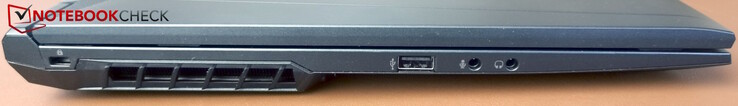 Balra: Kensington, USB-A 2.0, mikrofon, fejhallgató/mikrofon csatlakozók