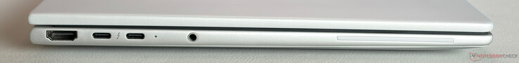 Bal oldalon: HDMI 2.1, 2x USB-C 4.0 Thunderbolt 4-es csatlakozóval (40 Gbps, DisplayPort 2.1, tápellátás), 3,5 mm-es sztereó jack