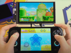 Az Anbernic már több kéziszámítógépen, köztük a képen látható RG476H-n is bemutatta a Nintendo DS kettős kijelzős játékát. (Kép forrása: Anbernic)