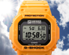 A Casio Surfrider Foundation Japan kollaborációs órája (a képen) élénk, napfelkeltesárga színű tokkal és szíjjal rendelkezik, amely vegyes színű bioalapú gyantából készült. (Kép forrása: Casio)