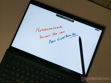 Asus ExpertBook B5 tollal történő bevitel