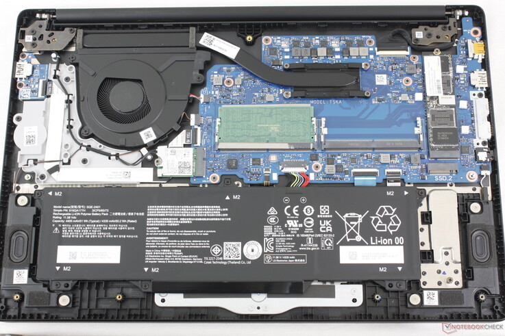 LG Gram 15U55T alaplap két DDR5 SODIMM és két M.2 2280 SSD foglalattal