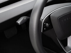 Tesla Model 3 fordítókar utólagos felszerelése. (Kép forrása: Tesla)
