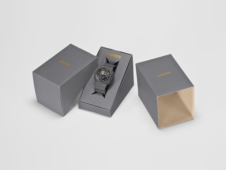 G-Shock GMA-P2126W-8A csomagolás