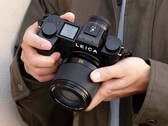 Az új Leica Summilux lényegesen kisebb és olcsóbb, mint elődje.