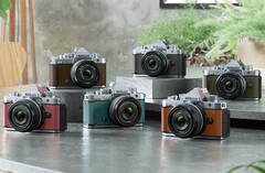A Nikon Z f teljes képkockás tükör nélküli fényképezőgép már hat ezüst színben kapható. (Kép forrása: Nikon)