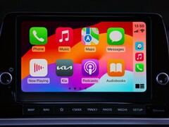 A Kia érintőképernyőjén látható CarPlay kezdőképernyő az alkalmazásikonokkal