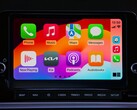 A Kia érintőképernyőjén látható CarPlay kezdőképernyő az alkalmazásikonokkal