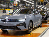 Az Opel Astra következő generációja továbbra is a rüsselsheimi központban gördül le a gyártósorról, miközben a márka egyre inkább a kínai technológiától függ az új elektromos járművek fejlesztése során.