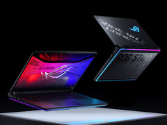 Az Asus ROG Strix Scar 18 2026 néhány száz grammal nehezebb is, mint elődje.